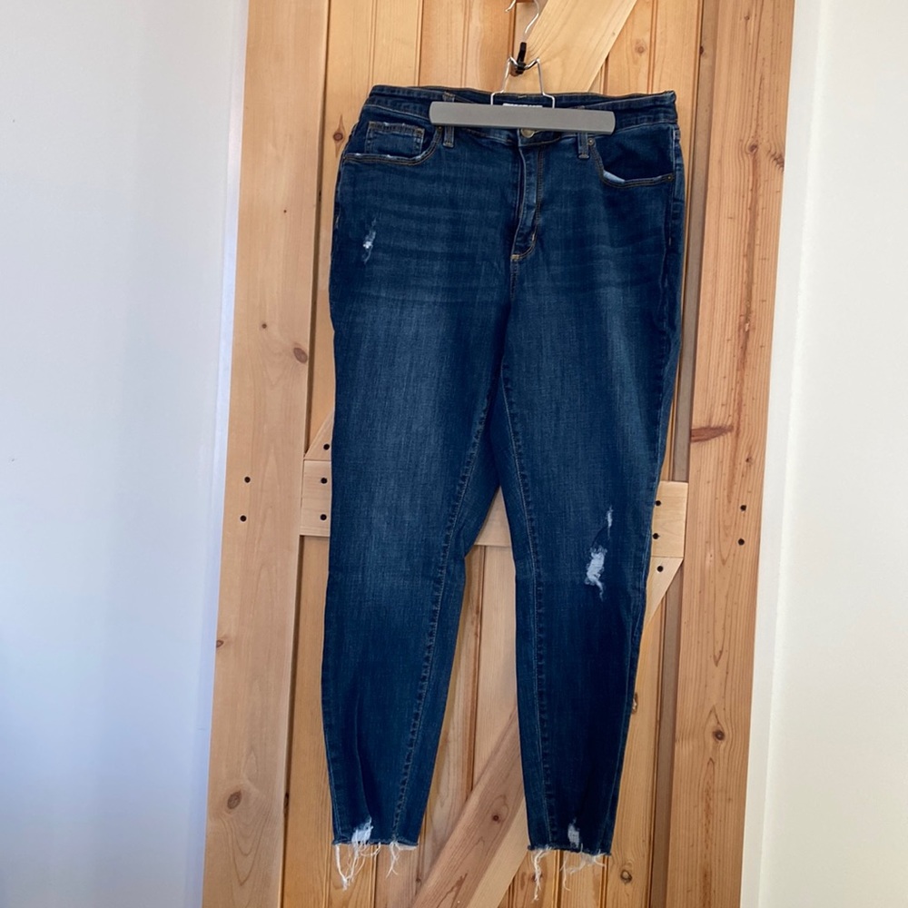Distressed Ava & Viv Jeans